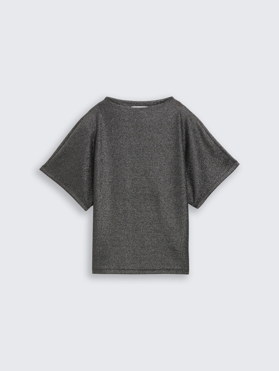 camiseta con purpurina y mangas de murciélago