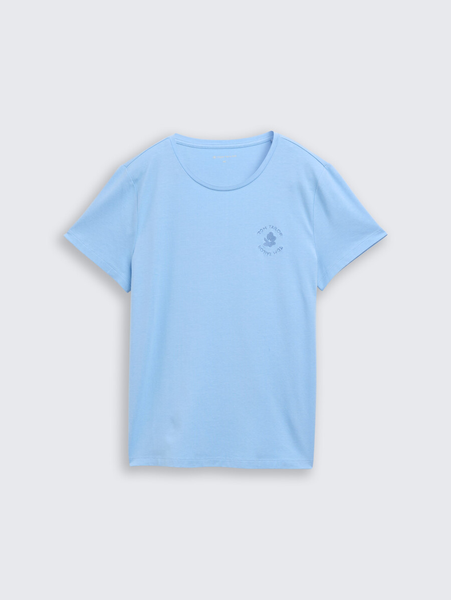 camiseta con bordado floral