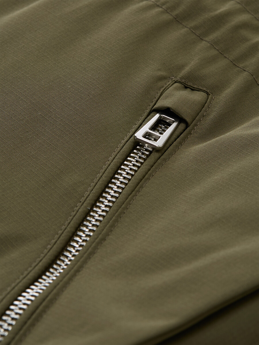 parka de invierno con capucha