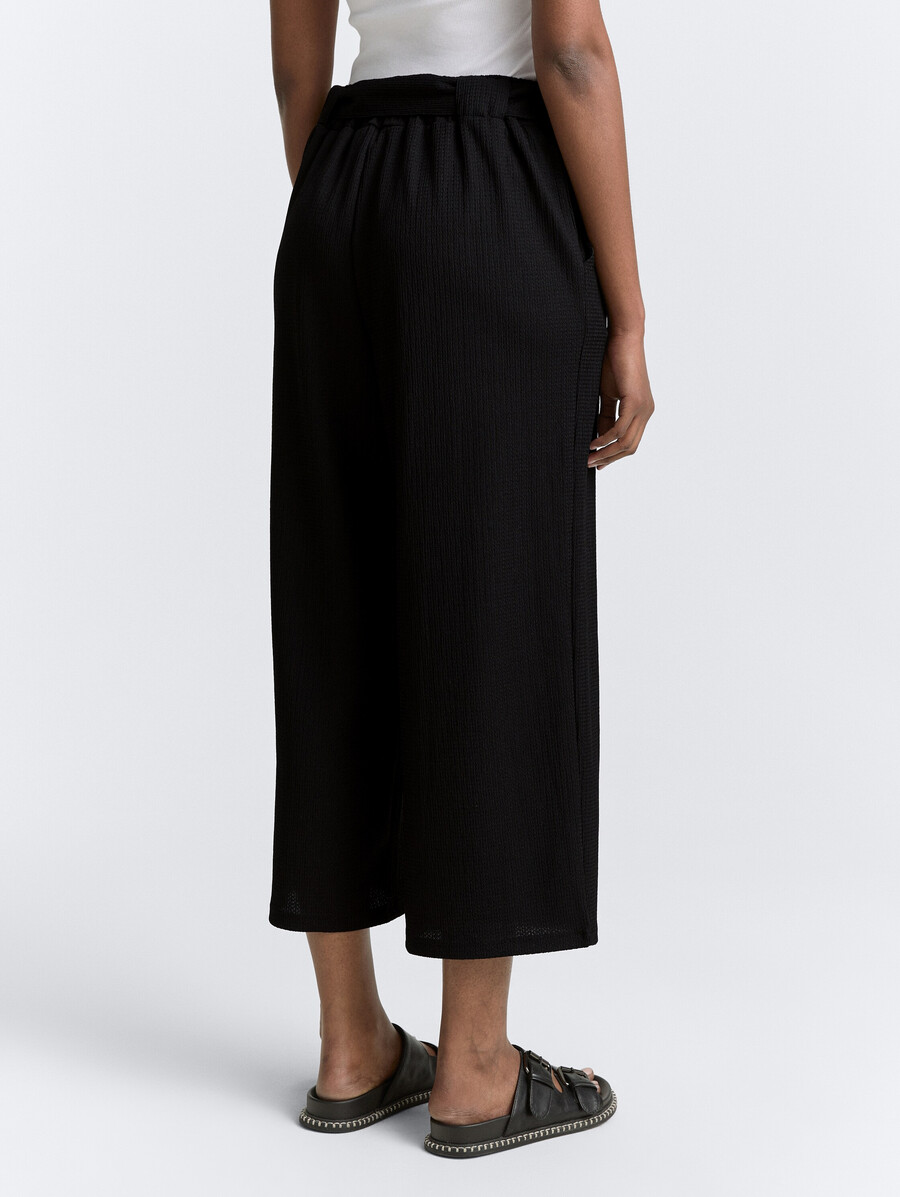 pantalón culotte de cintura alta con cinturón para anudar