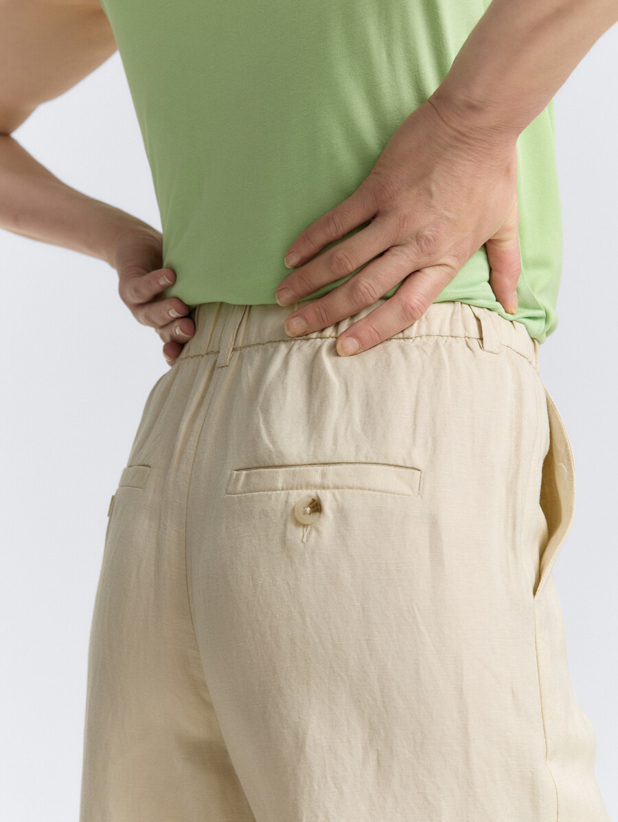 pantalón culotte con contenido de lino