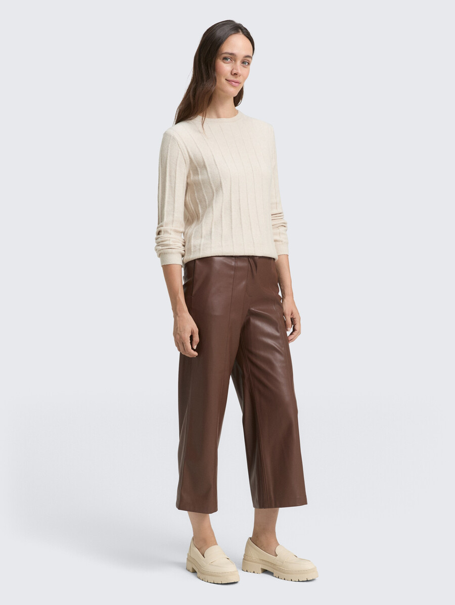 pantalón culotte en efecto cuero