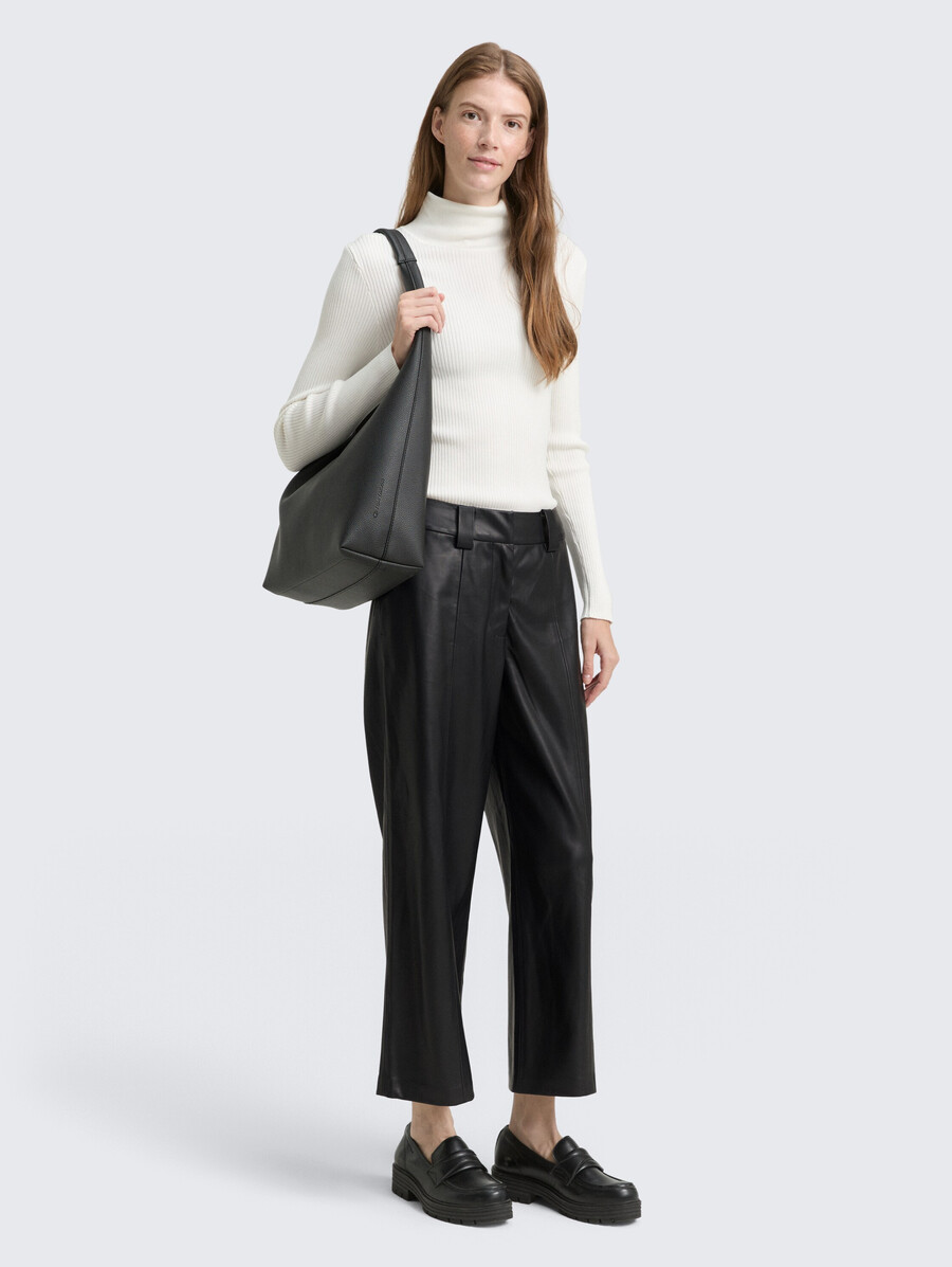 pantalón culotte en efecto cuero