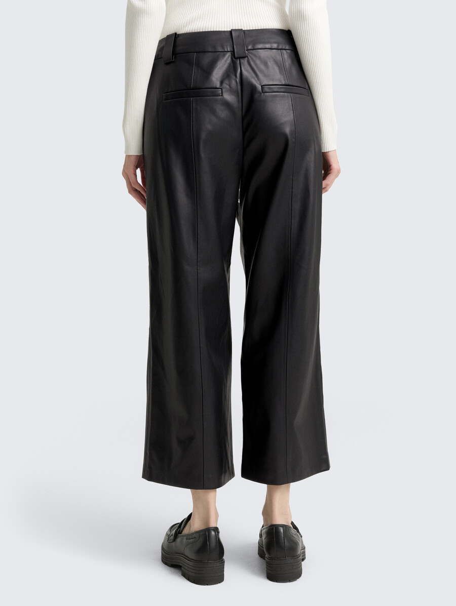 pantalón culotte en efecto cuero