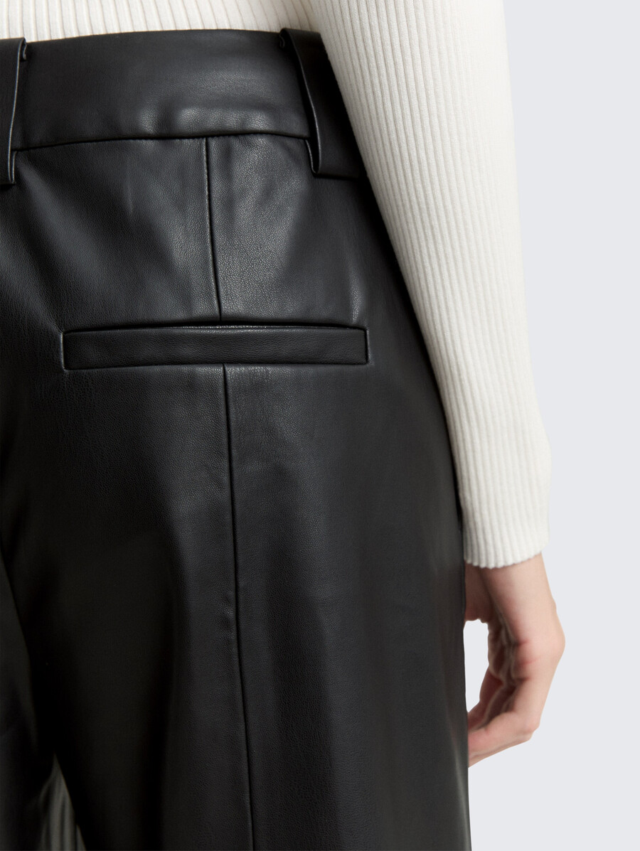 pantalón culotte en efecto cuero