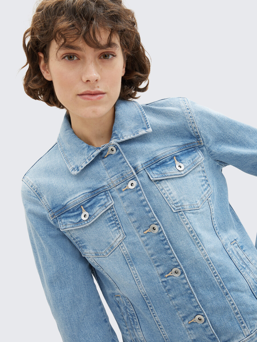 chaqueta vaquera con algodón reciclado