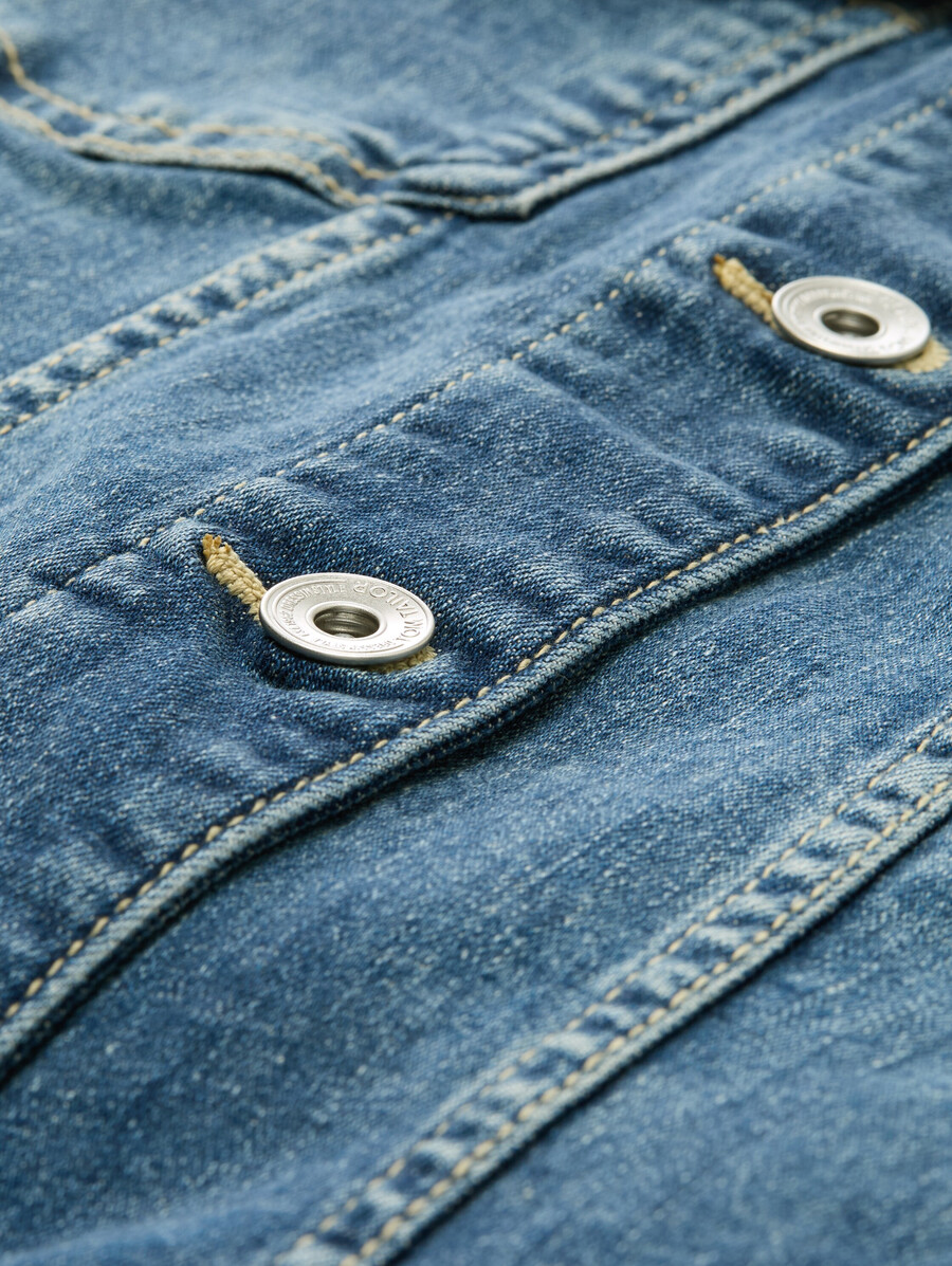 chaqueta vaquera con algodón reciclado
