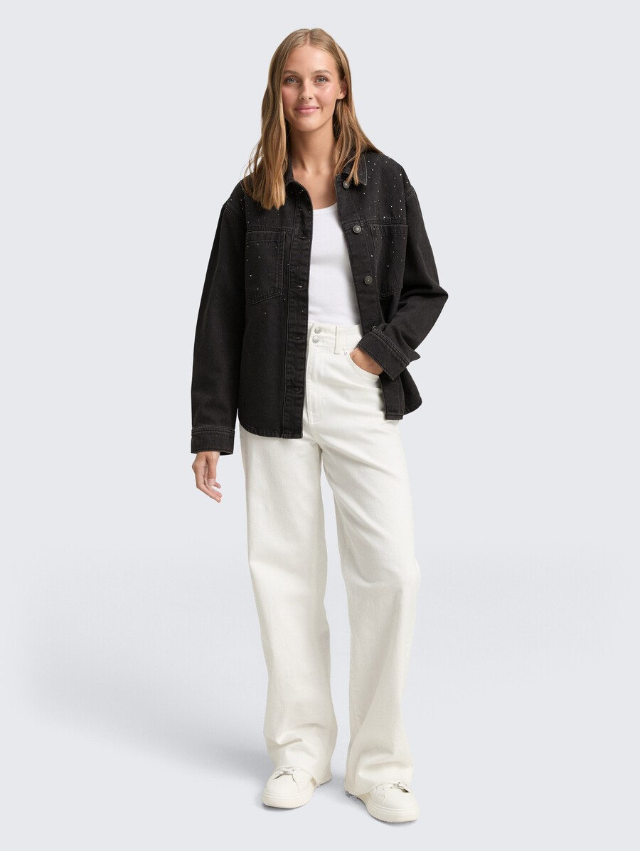 chaqueta vaquera con pedrería