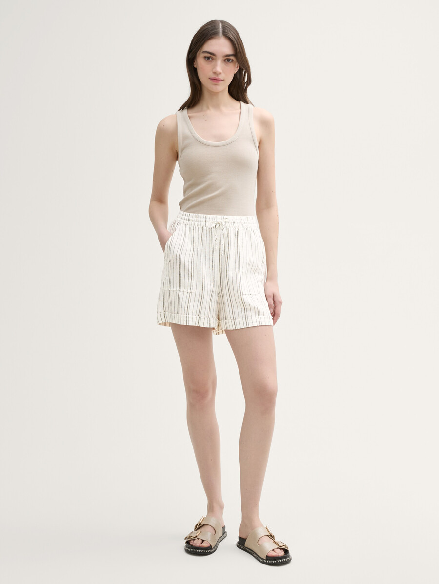 pantalones cortos relajados con contenido de lino
