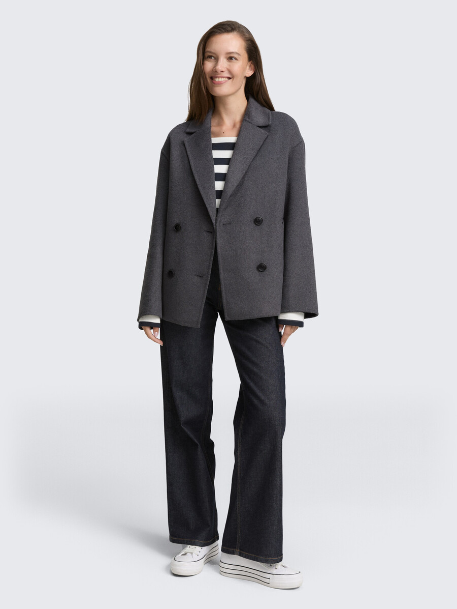 chaqueta tipo cabaña con contenido de lana