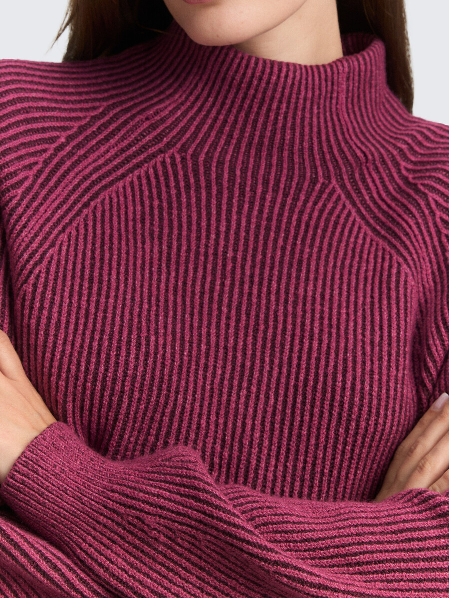 jersey de punto holgado con cuello alto