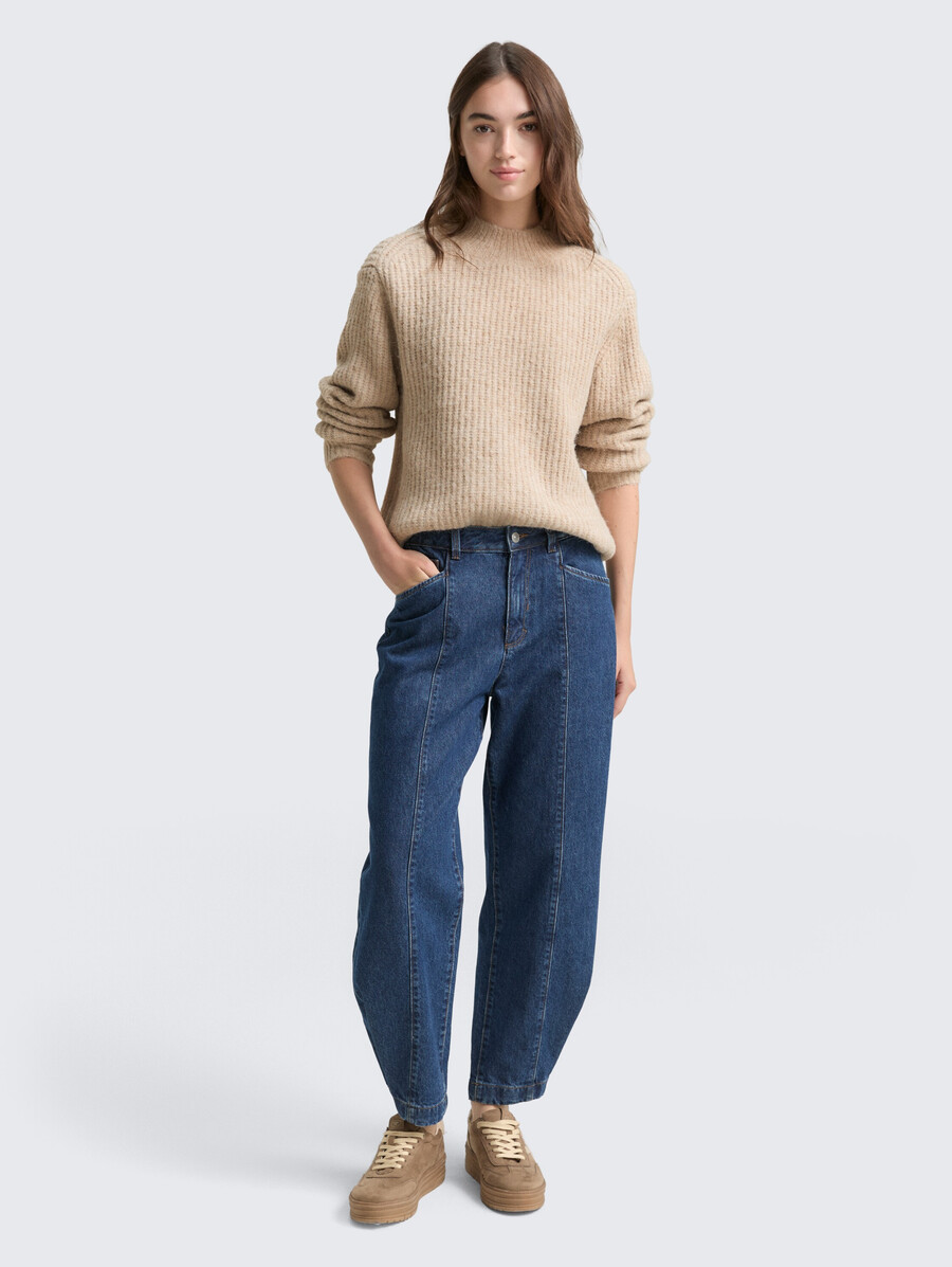 jersey de punto de corte relajado con cuello alto