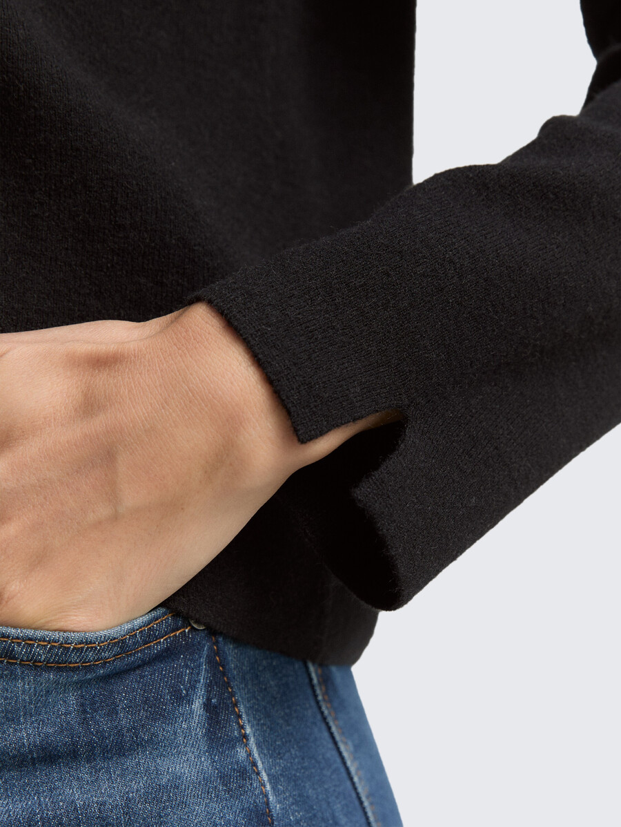 jersey de punto corto con cuello alto