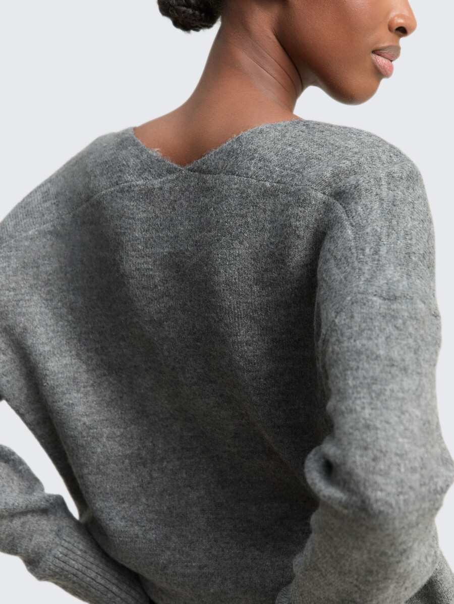 jersey de punto de corte relajado con cuello en v