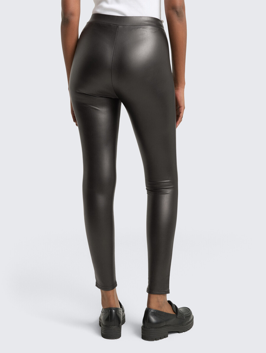 leggings con efecto cuero