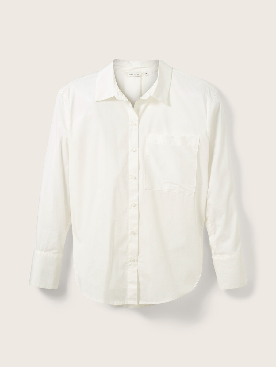blusa con bolsillo de parche en el pecho