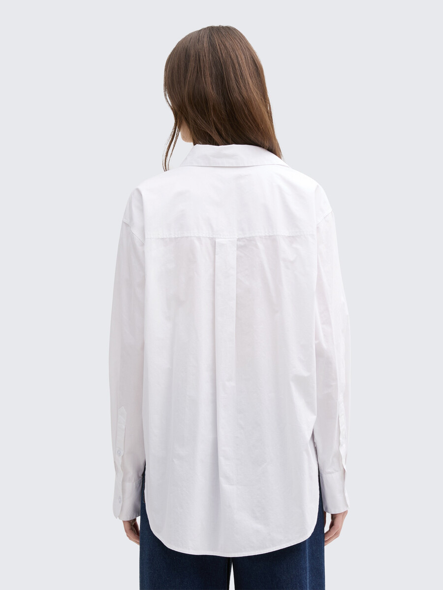 blusa camisera oversize con bolsillo en el pecho