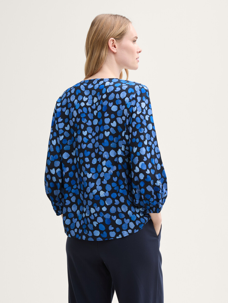 blusa con escote en v