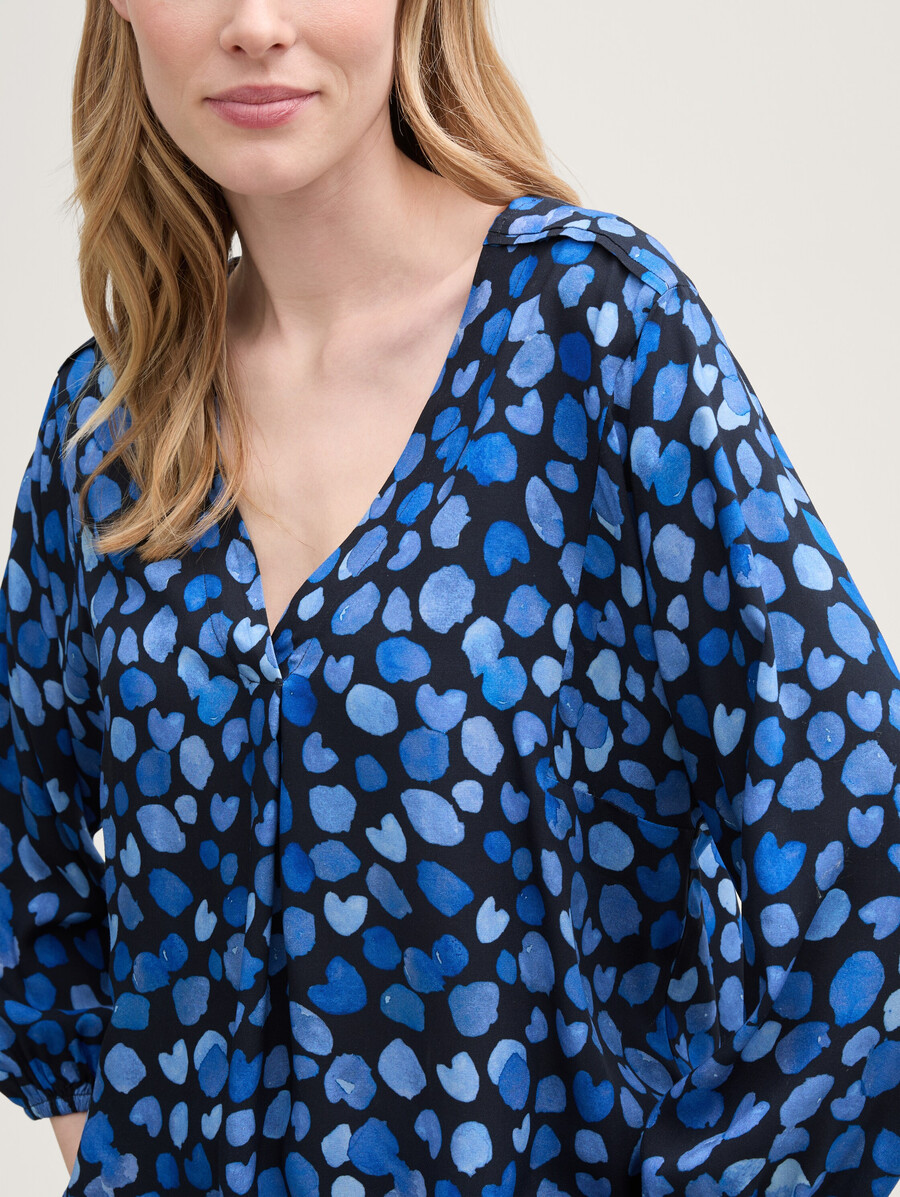 blusa con escote en v