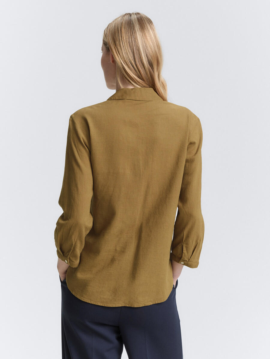 blusa camisera con contenido de lino