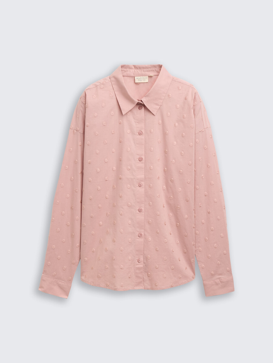 blusa camisera con textura de lunares