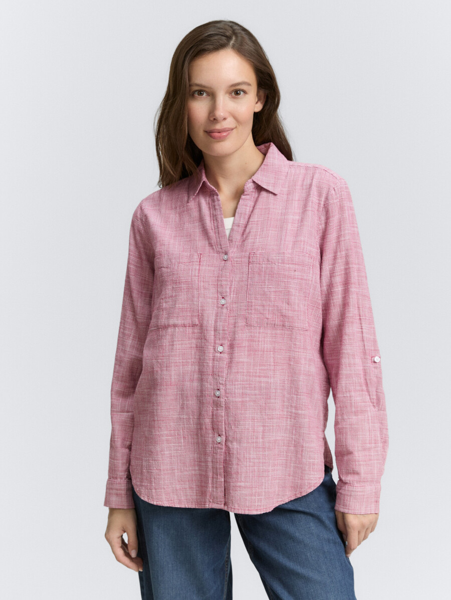 blusa con bolsillos en el pecho
