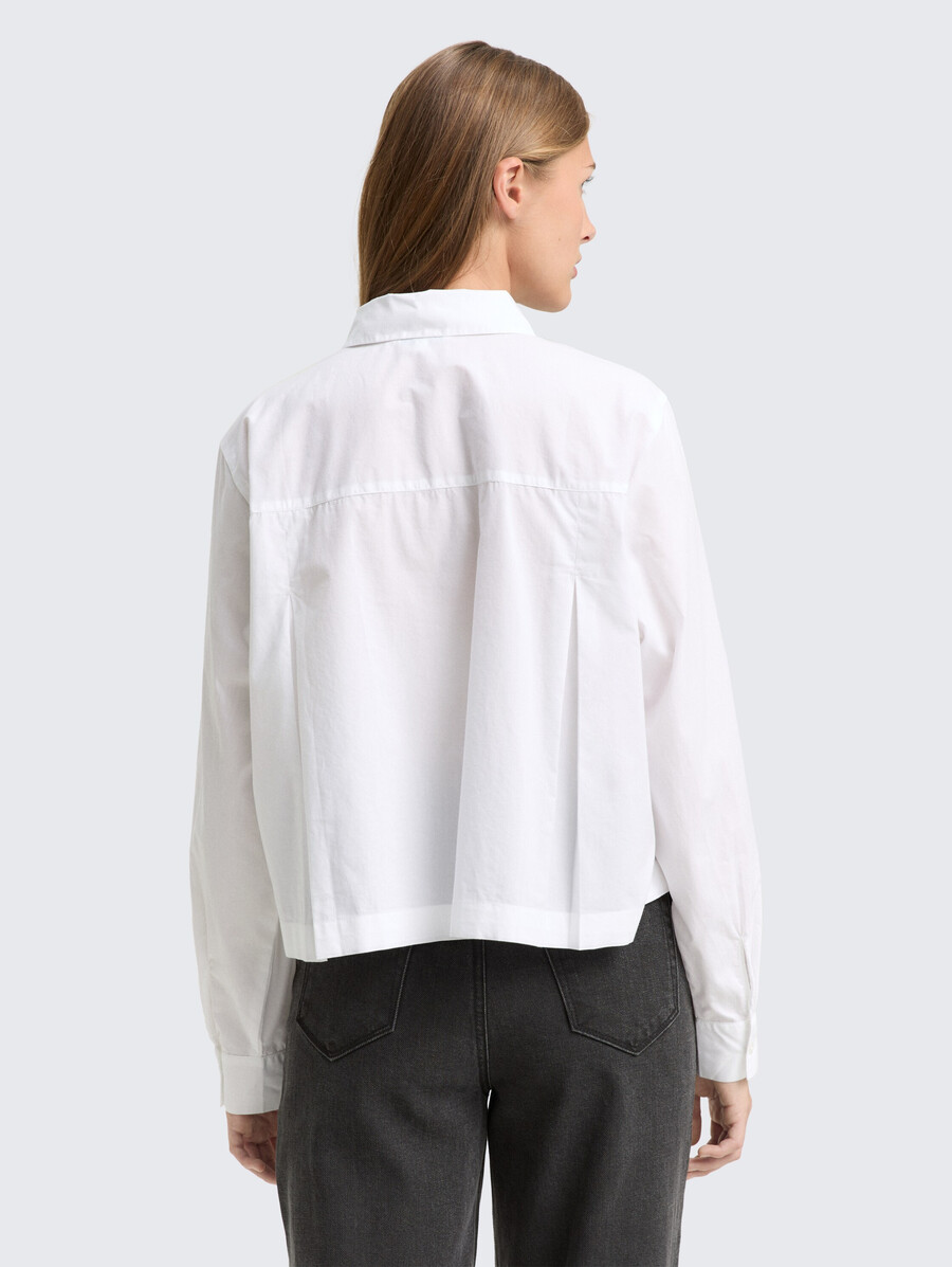 blusa camisera de corte cuadrado con bolsillo en el pecho