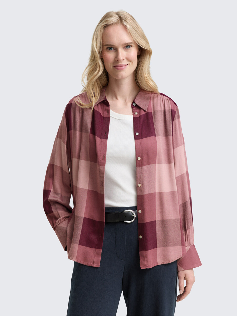 blusa camisera con estampado de cuadros