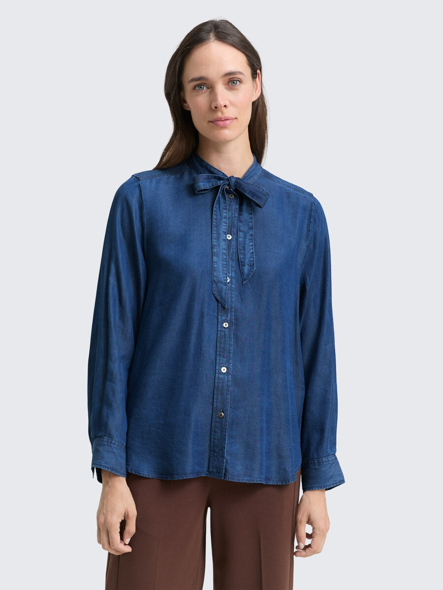 blusa con detalle de lazo