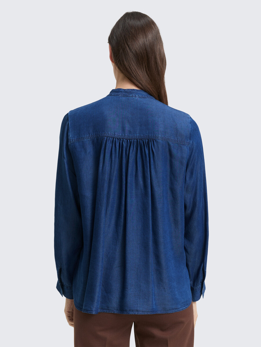 blusa con detalle de lazo