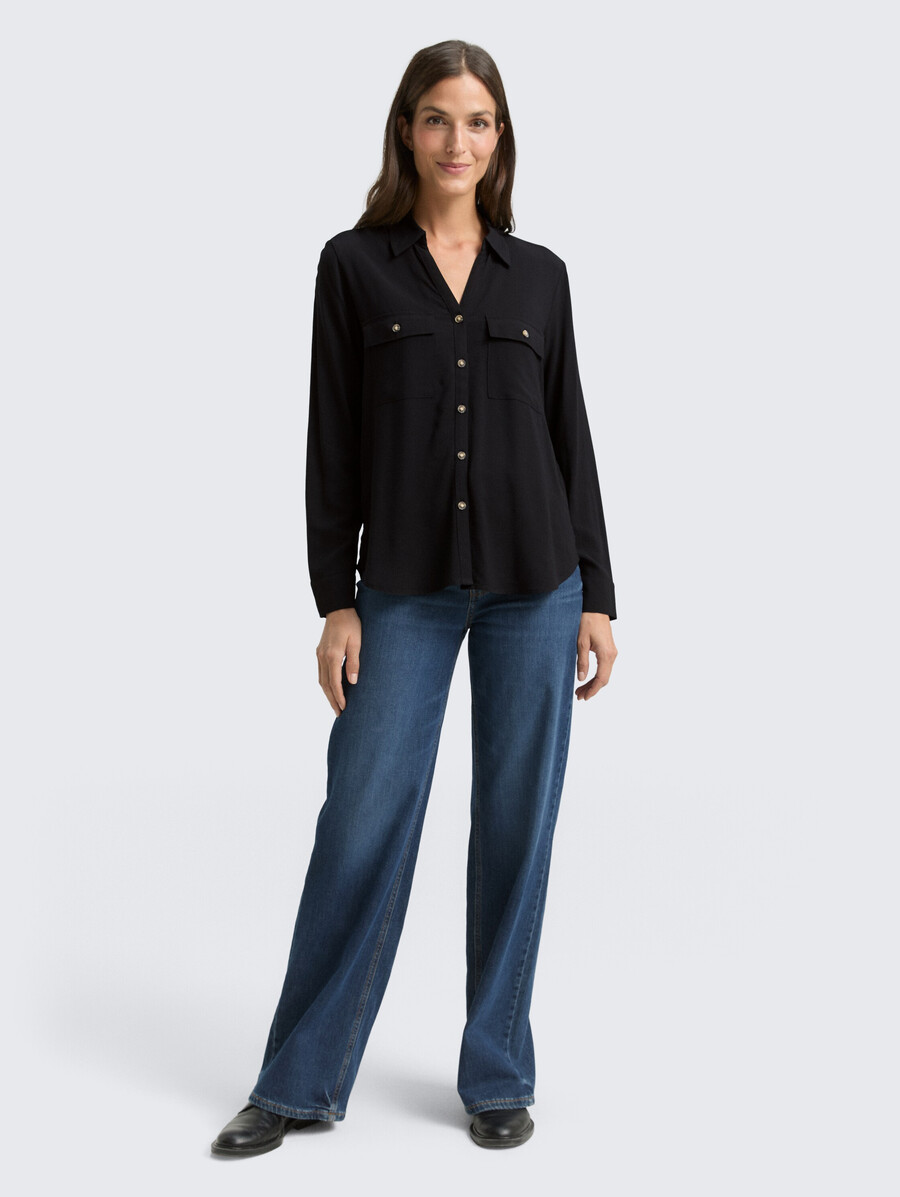 blusa camisera con bolsillos en el pecho