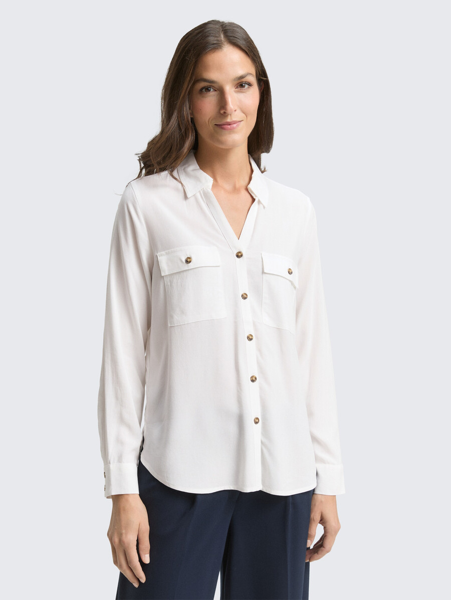 blusa camisera con bolsillos en el pecho