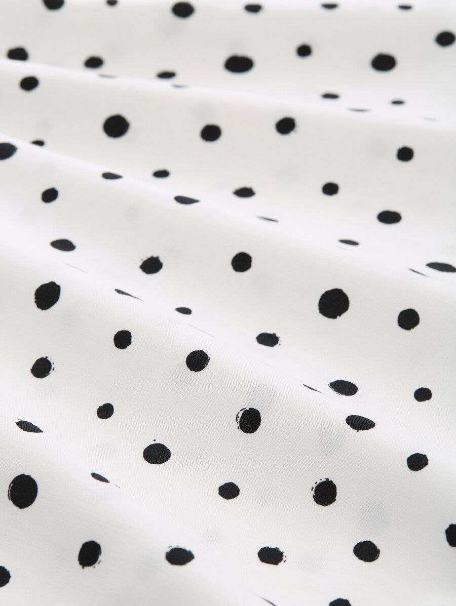 blusa con estampado de lunares
