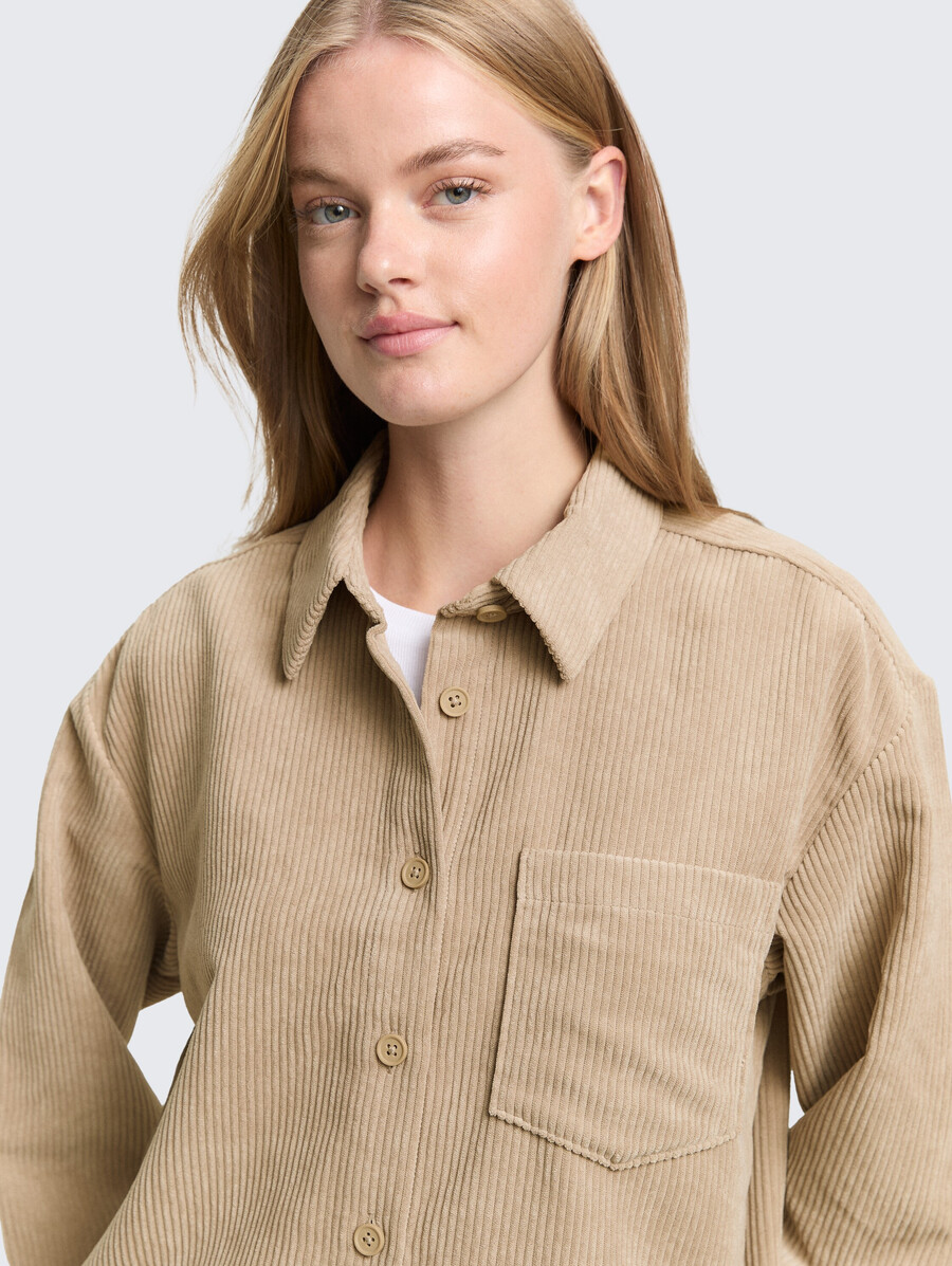blusa de pana de corte cuadrado