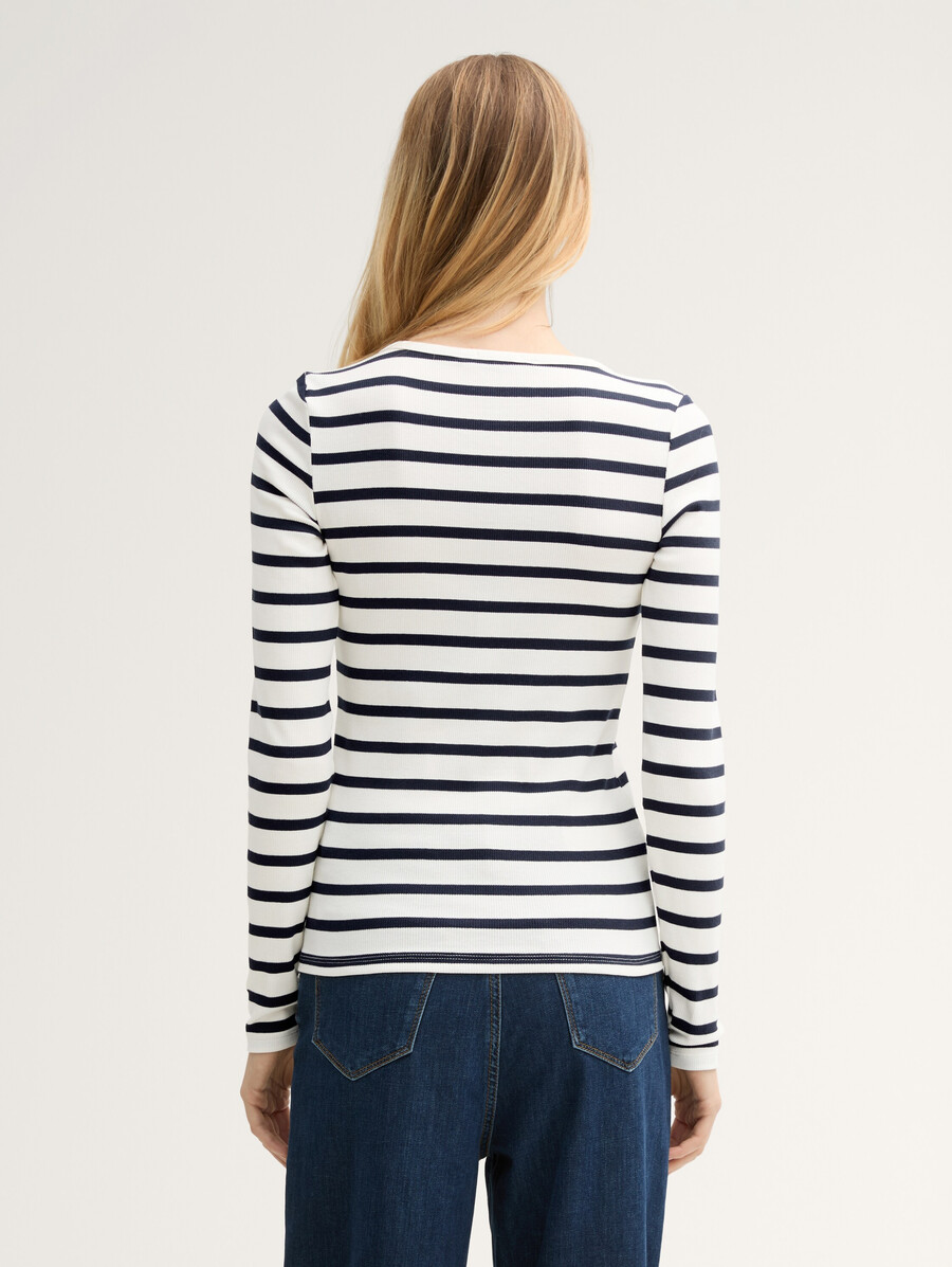 camisa de manga larga con cuello henley acanalado
