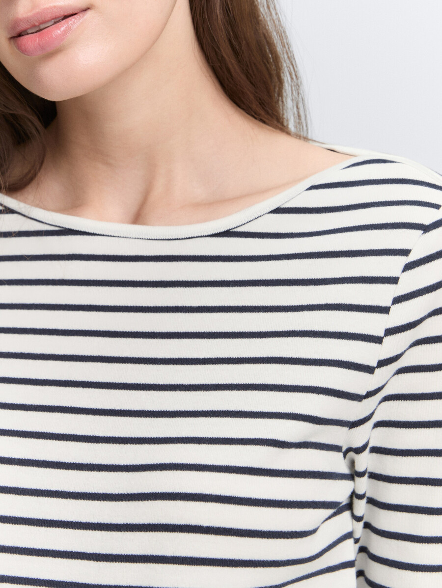 camisa de manga larga con estampado de rayas