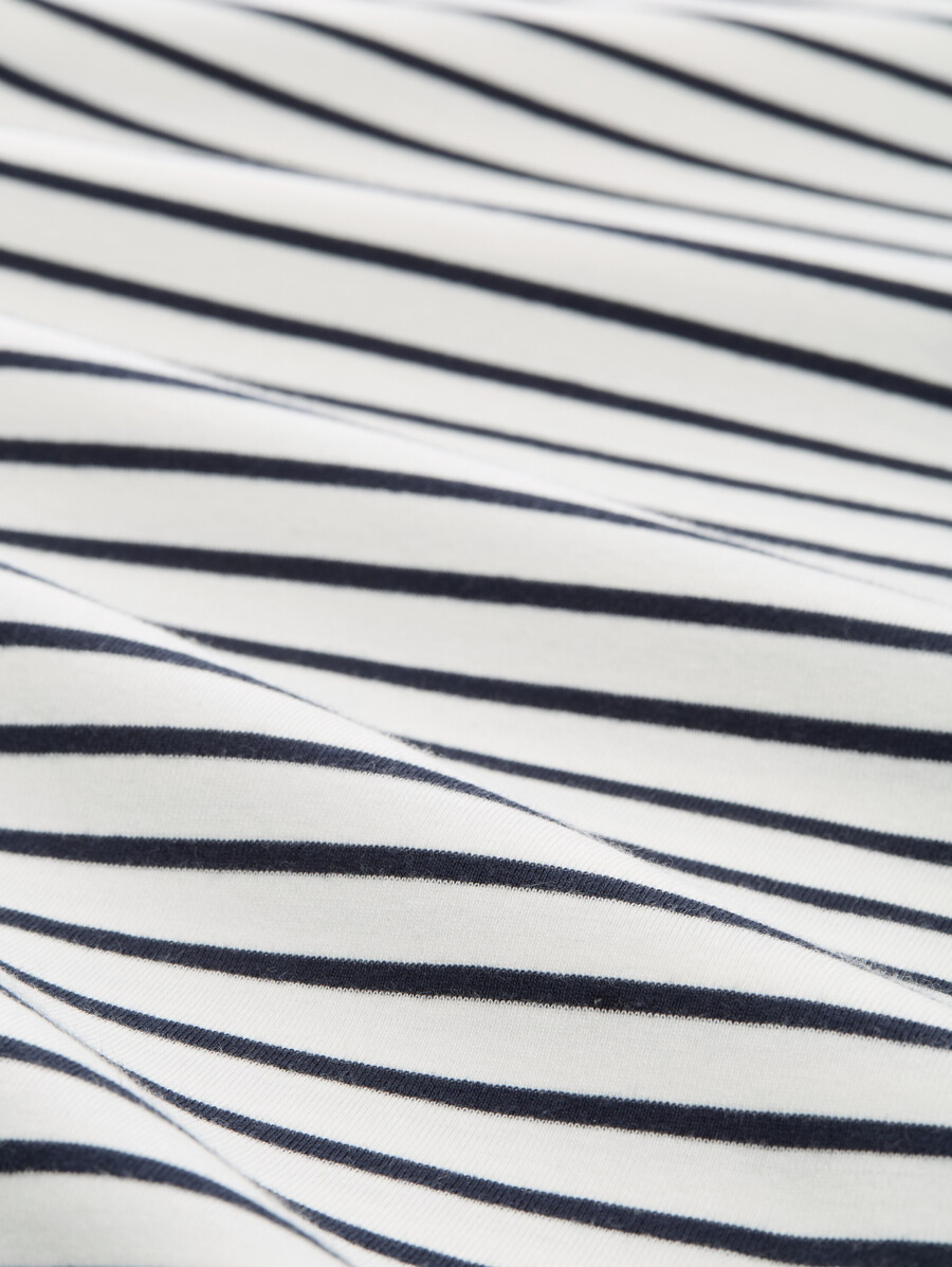 camisa de manga larga con estampado de rayas