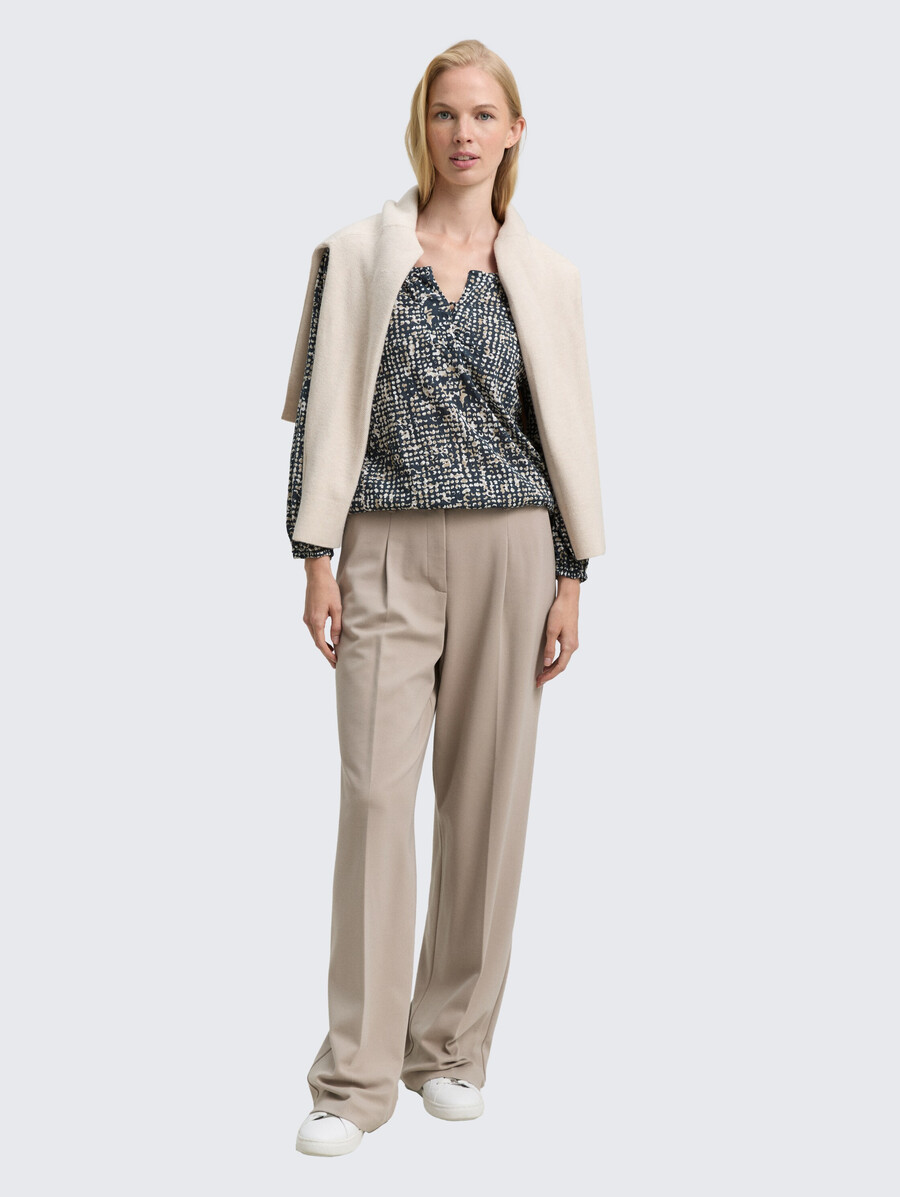 camisa blusa arrugada con estampado