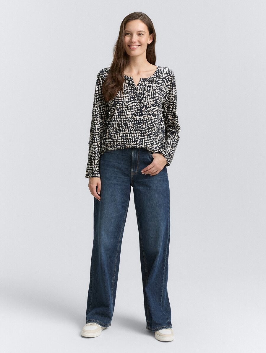 camisa tipo blusa henley con estampado
