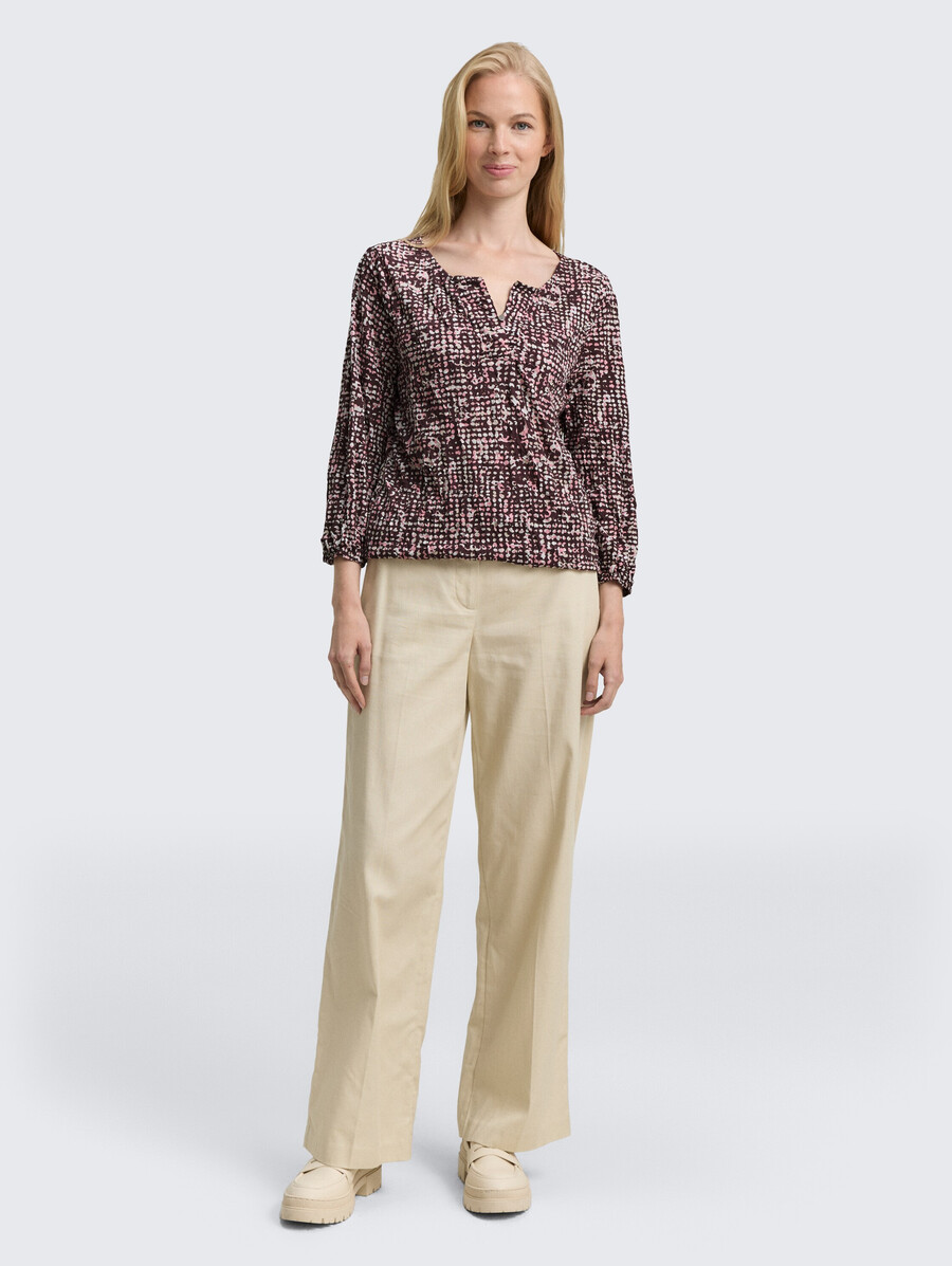 camisa blusa arrugada con estampado