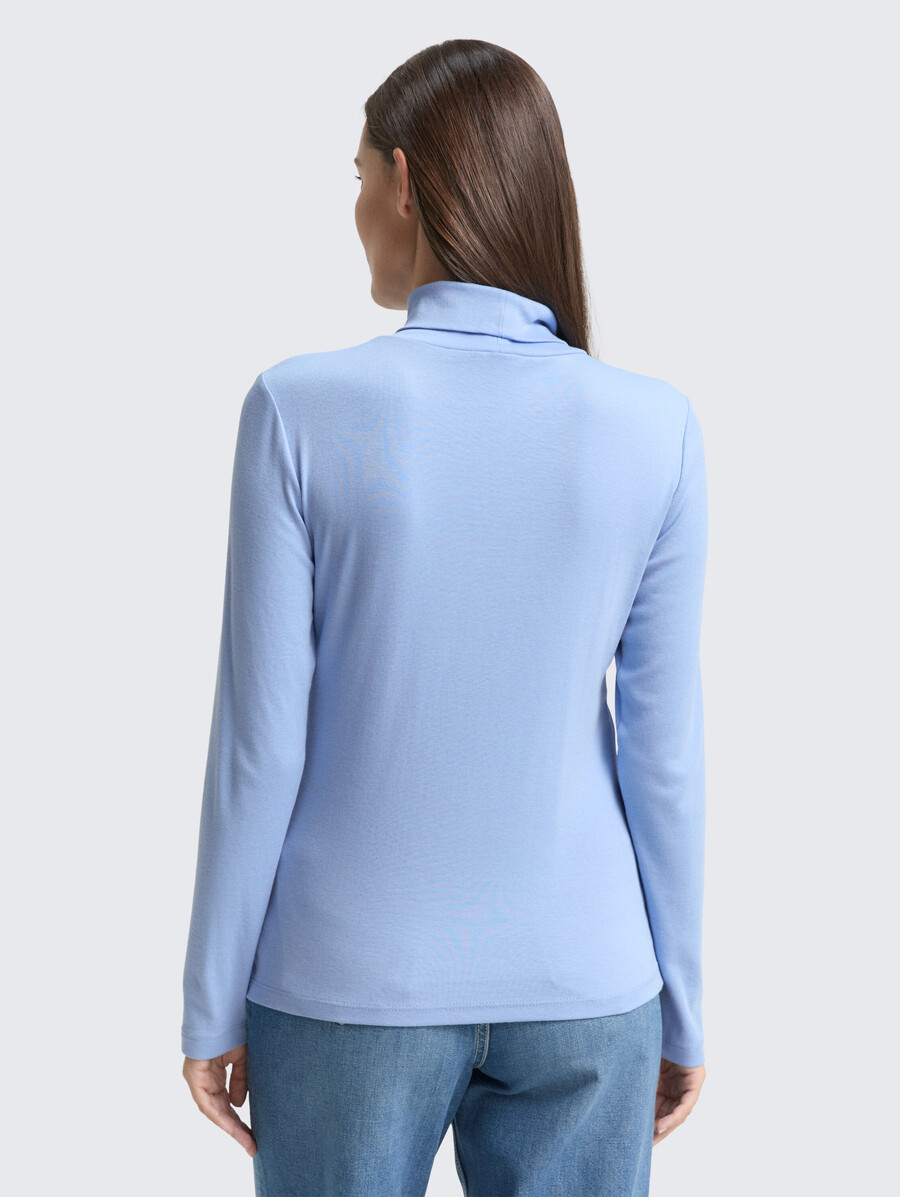 camisa de manga larga con cuello alto