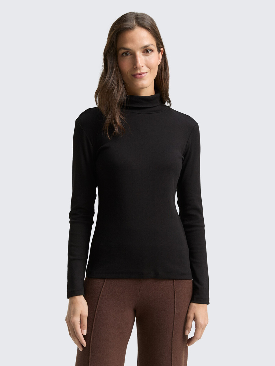 camisa de manga larga con cuello alto