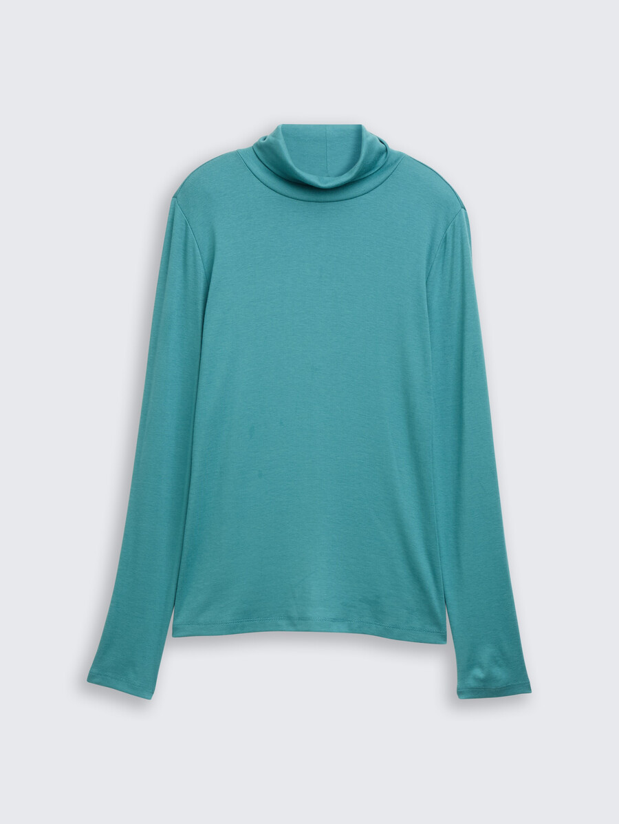camisa de manga larga con cuello alto