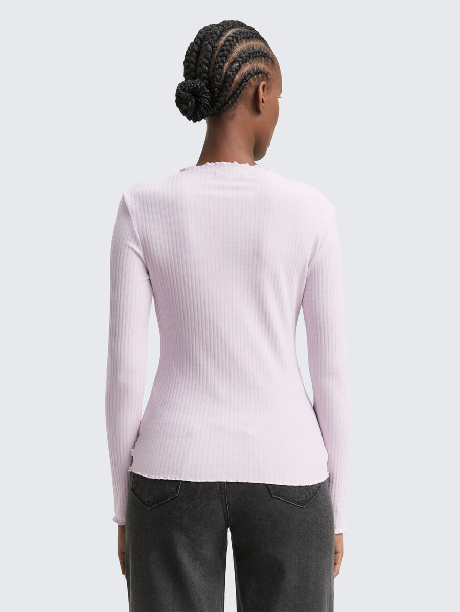 camisa de manga larga acanalada con cuello alto