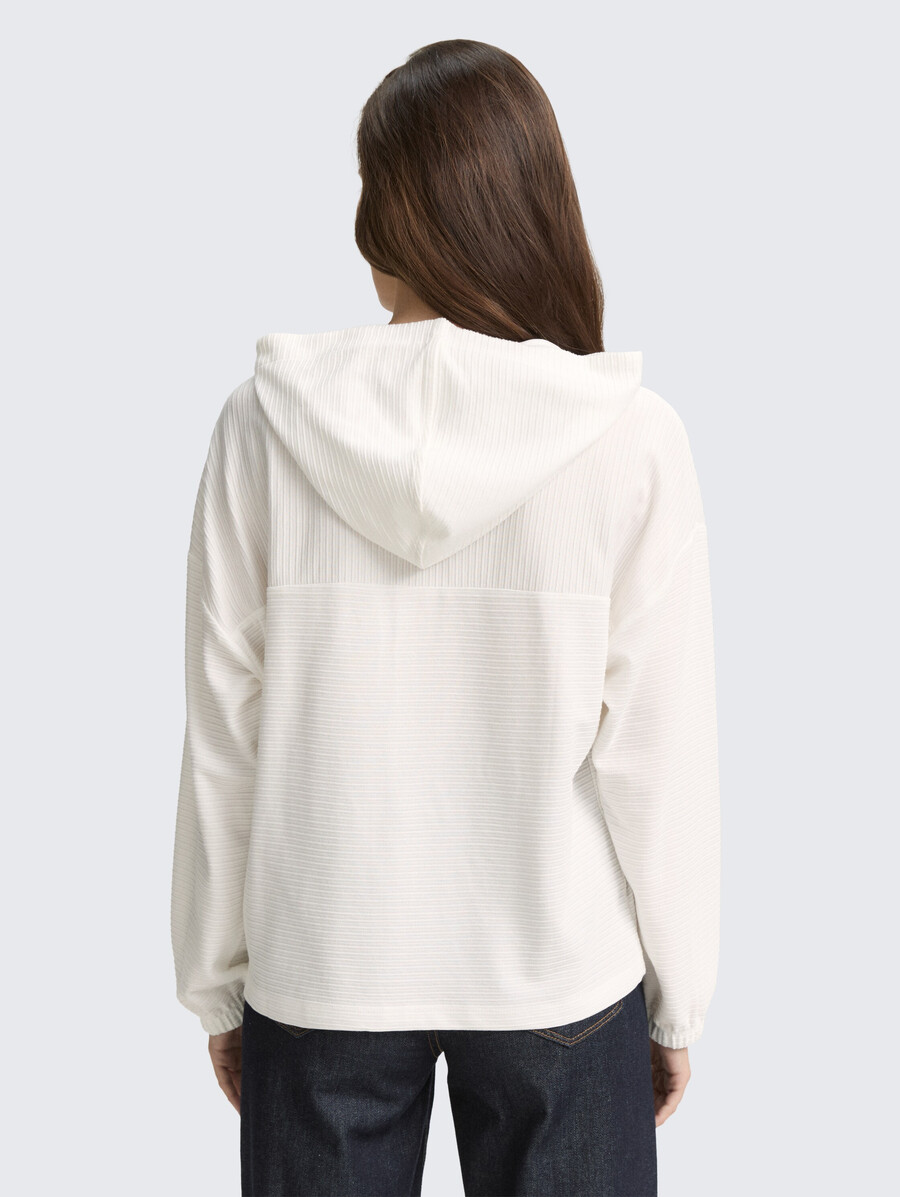 camisa de manga larga con capucha