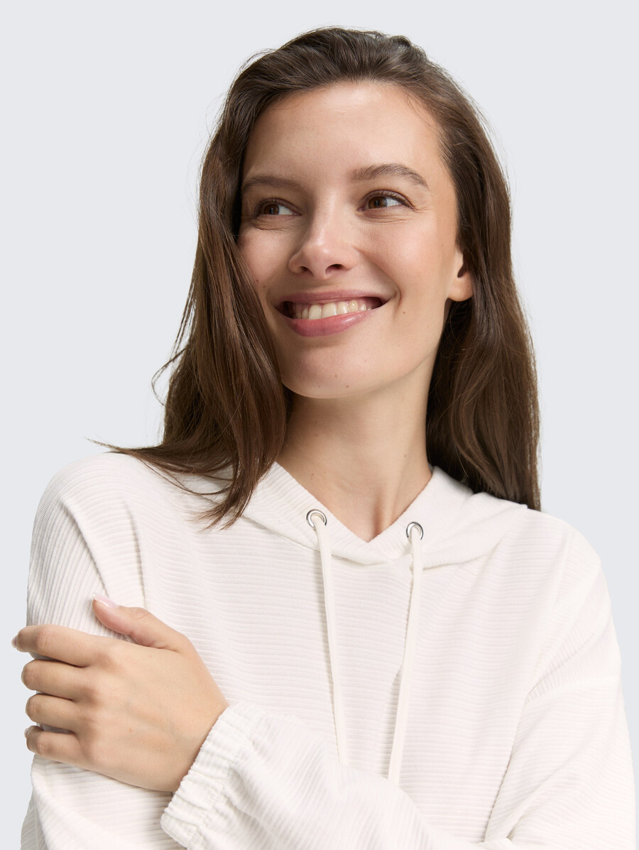 camisa de manga larga con capucha