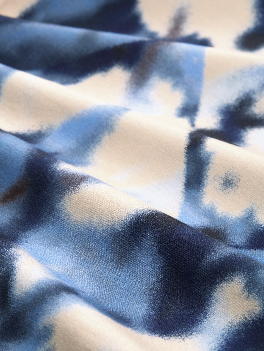 camisa de manga larga de corte entallado con estampado