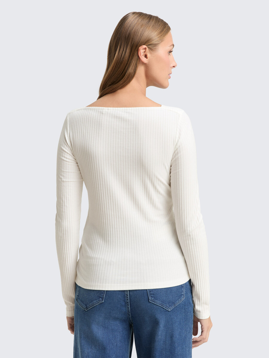 camisa de manga larga de corte entallado con cuello barco