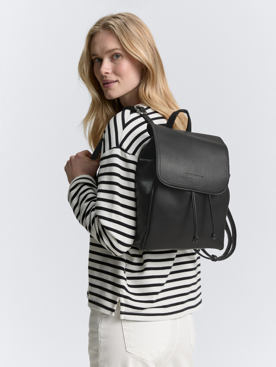 mochila tttinna con solapa