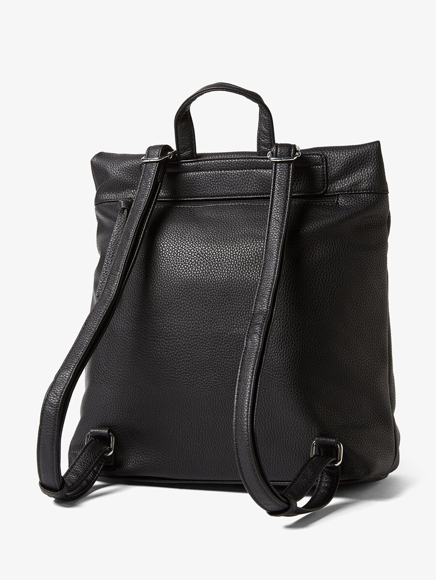 mochila tttinna con solapa